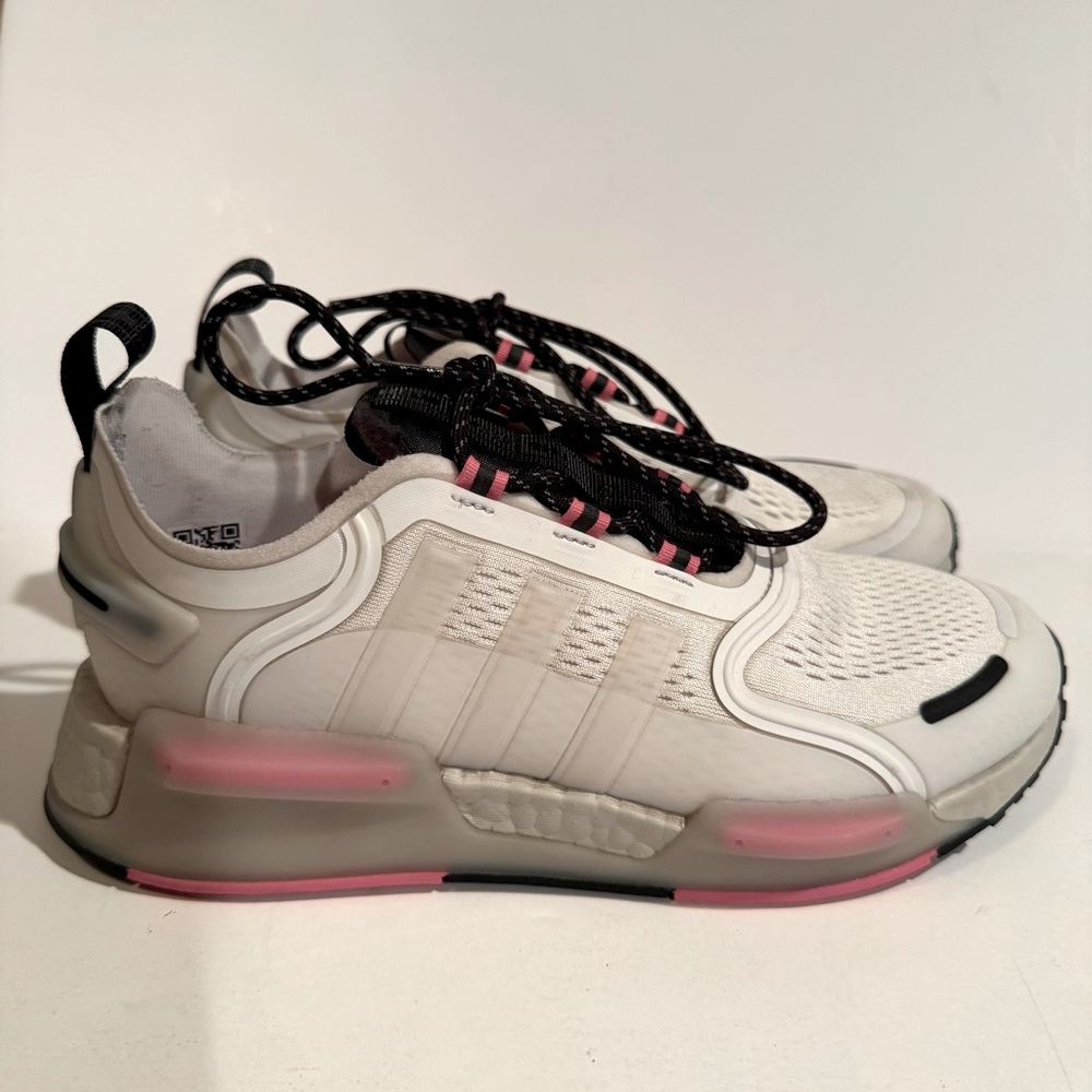 Adidas NMD_R1 V3 J Athletic Running Shoes Girls 6.5 White Pulse Magenta GY4265